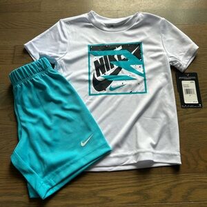 NWT Nike Toddler Set size 4T